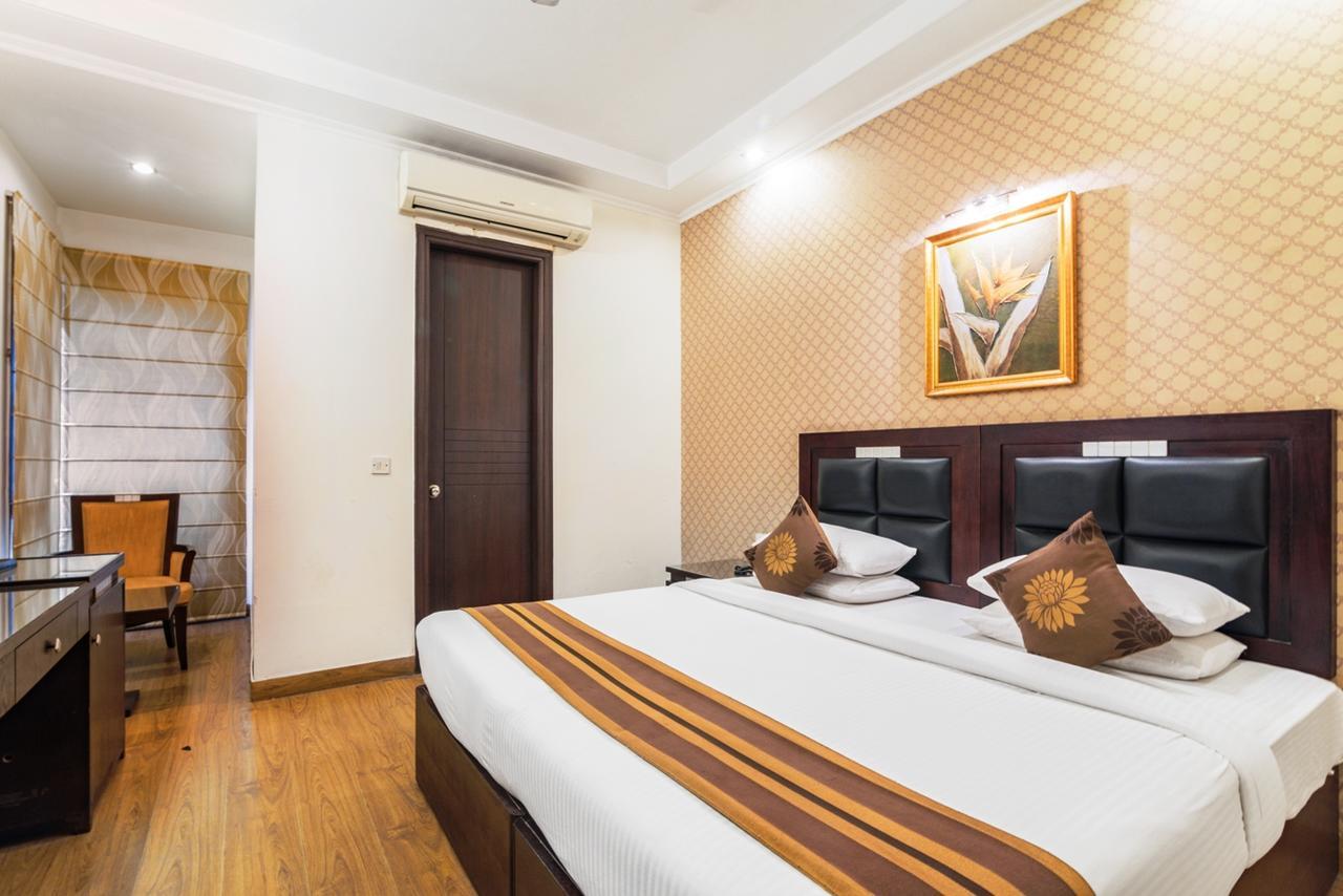 Royal Residence Mg Road Гургаон Экстерьер фото