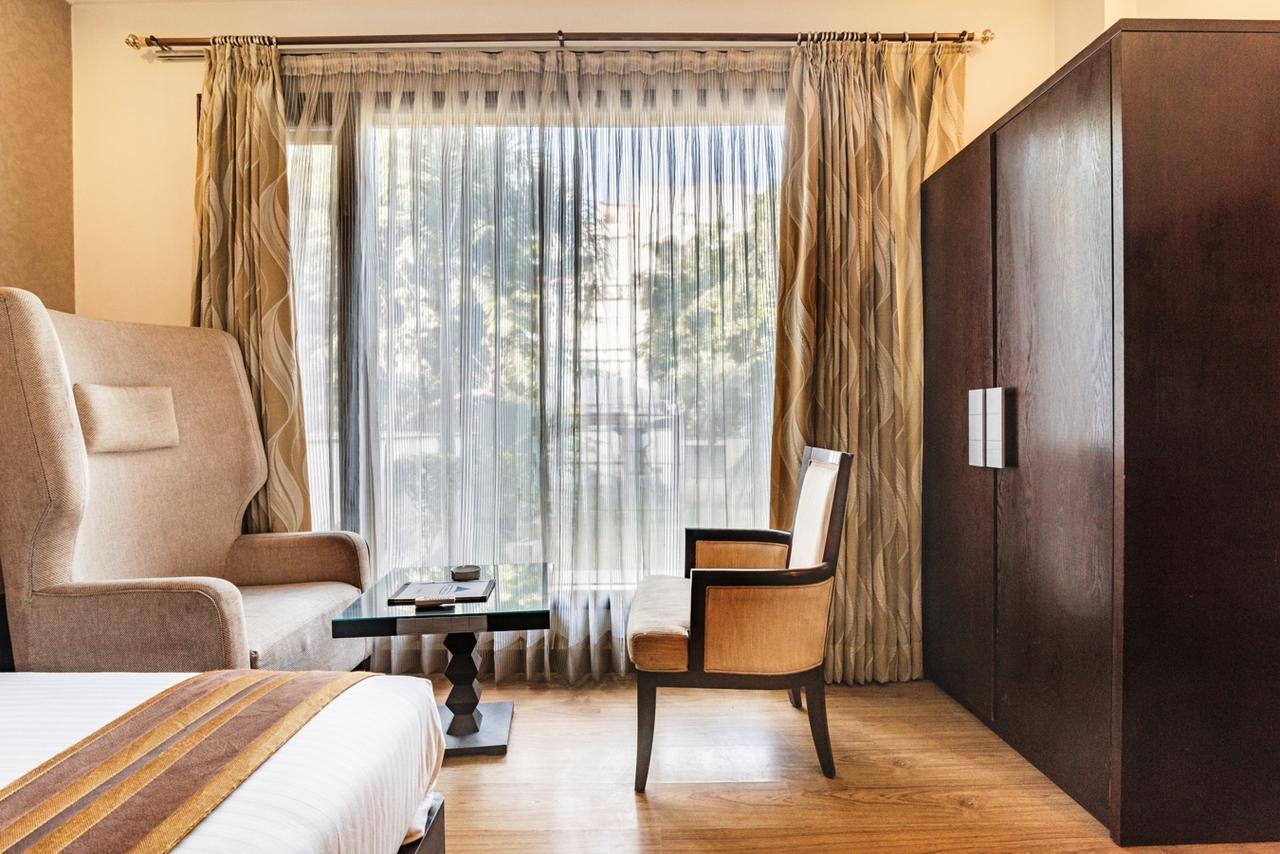 Royal Residence Mg Road Гургаон Экстерьер фото