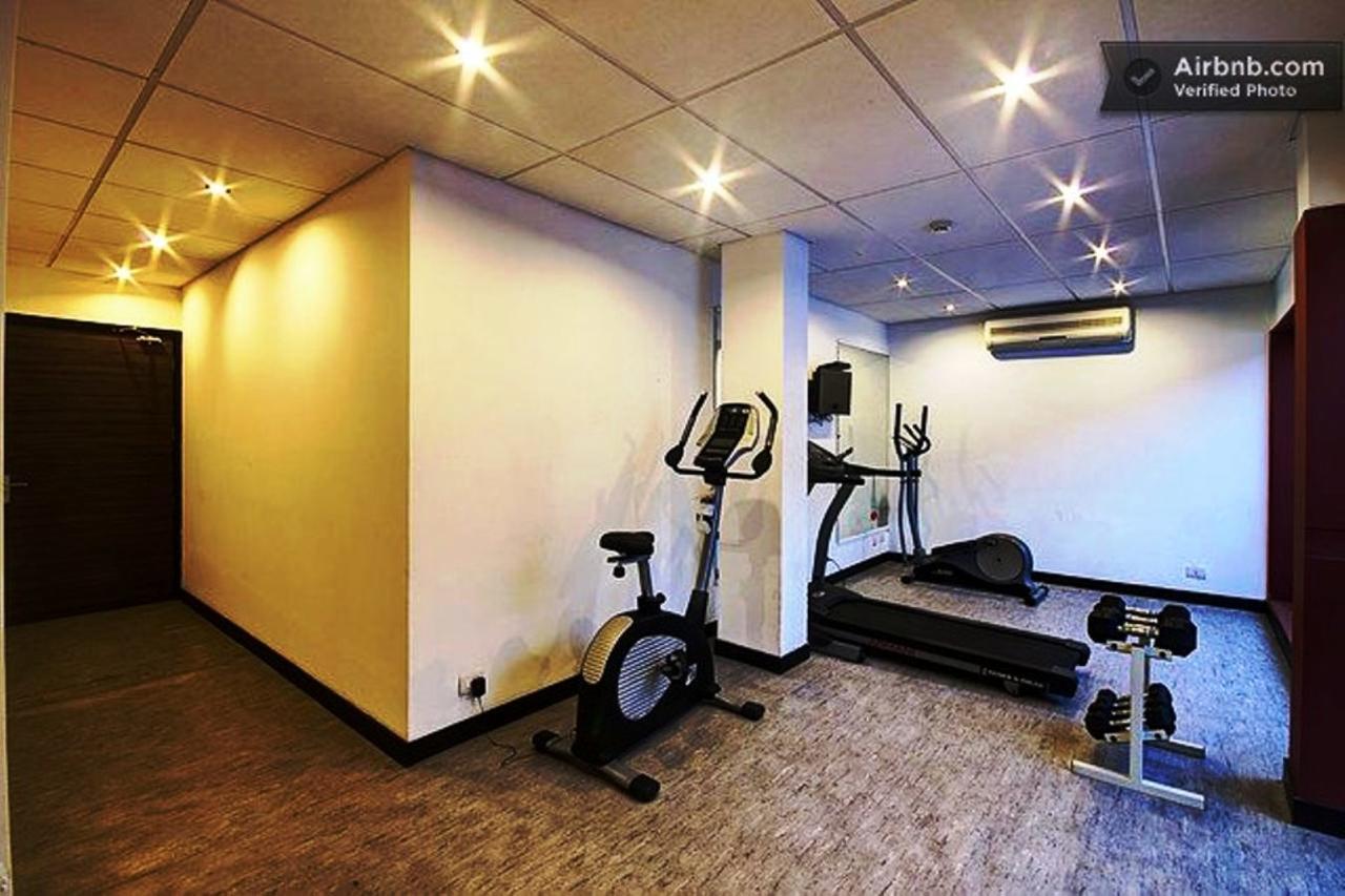 Royal Residence Mg Road Гургаон Экстерьер фото