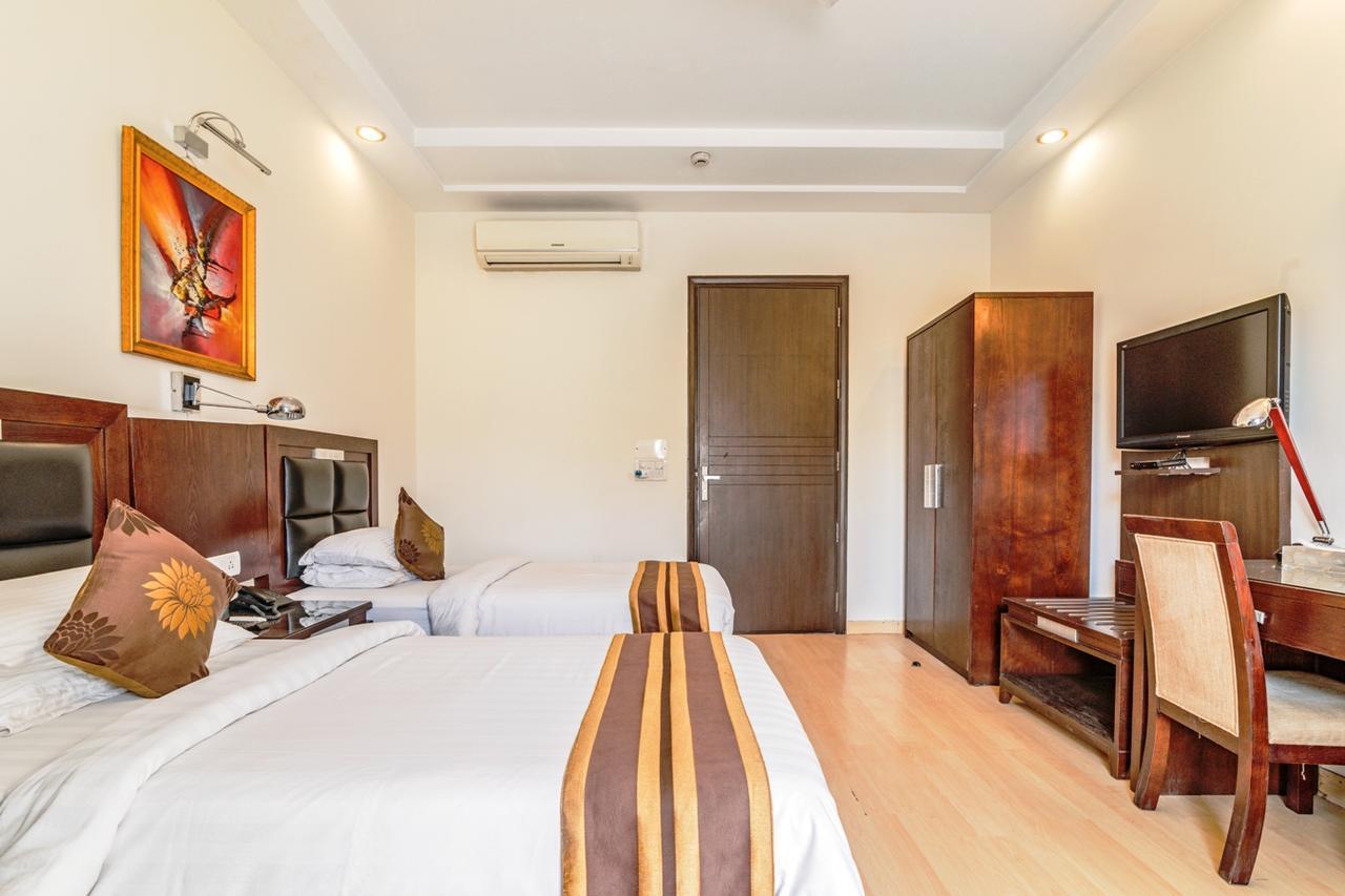 Royal Residence Mg Road Гургаон Экстерьер фото