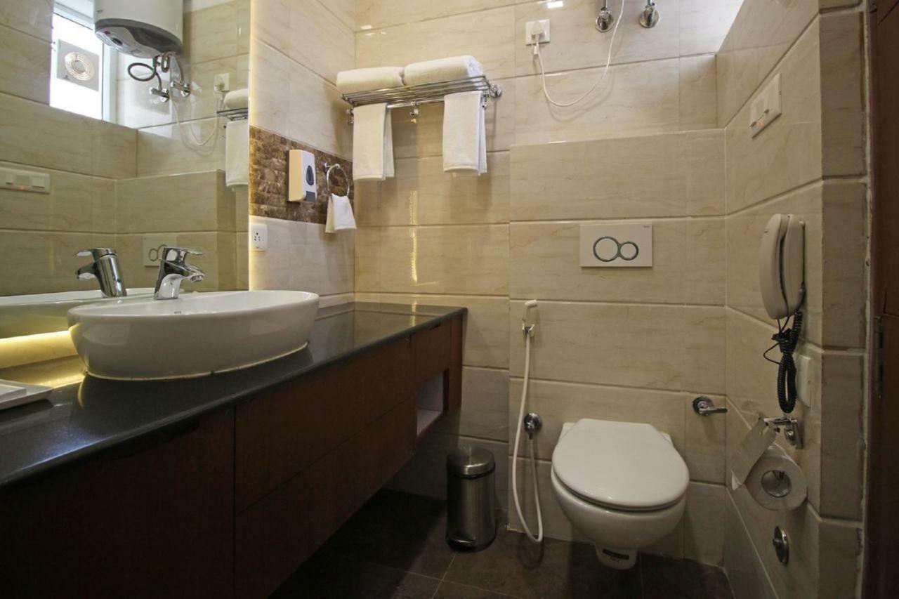 Royal Residence Mg Road Гургаон Экстерьер фото